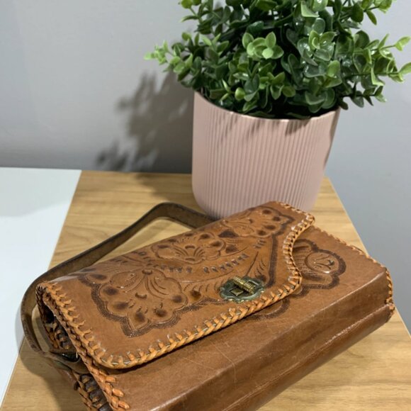 70s Rare Vintage Leather Tooled Purse with Pony Hair lining - Picture 3 of 6